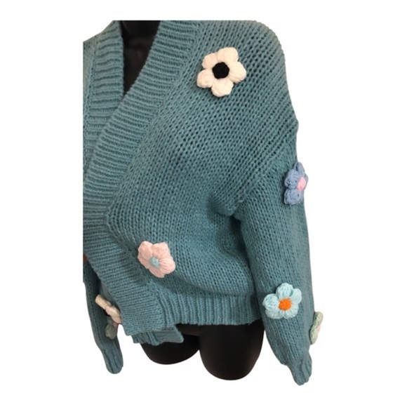 Blue Crochet embroidered blue white pink rosebuds open‎ front oversized cardigan - Picture 14 of 17